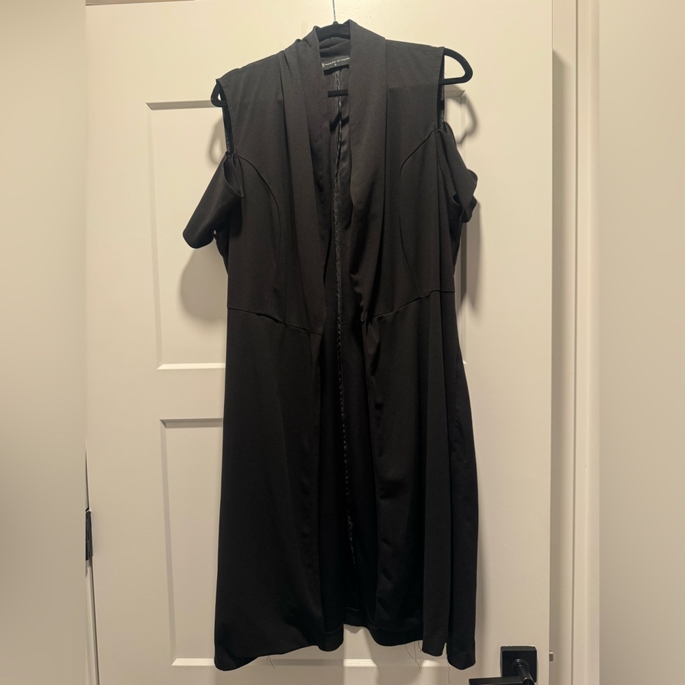 Fashion to Figure Black Cold-Shoulder duster coat